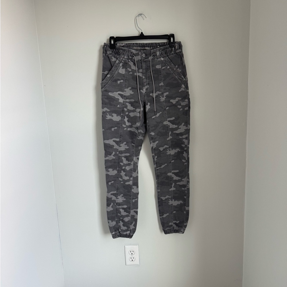 American Eagle Next Level Stretch Camo Pants Size 8